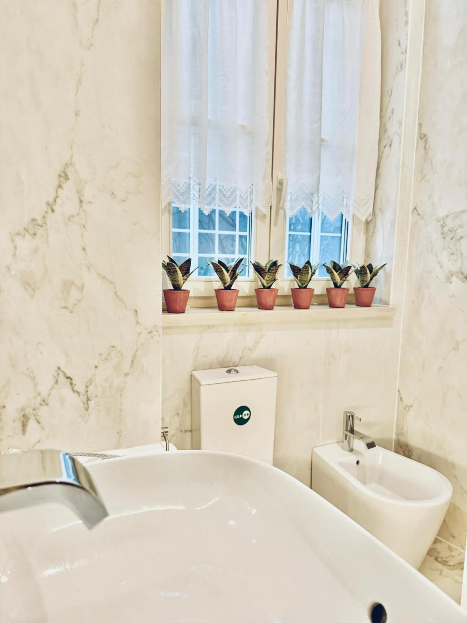 Quarto Com Banheiro Privativo Na Baixa Lisboa Extérieur photo